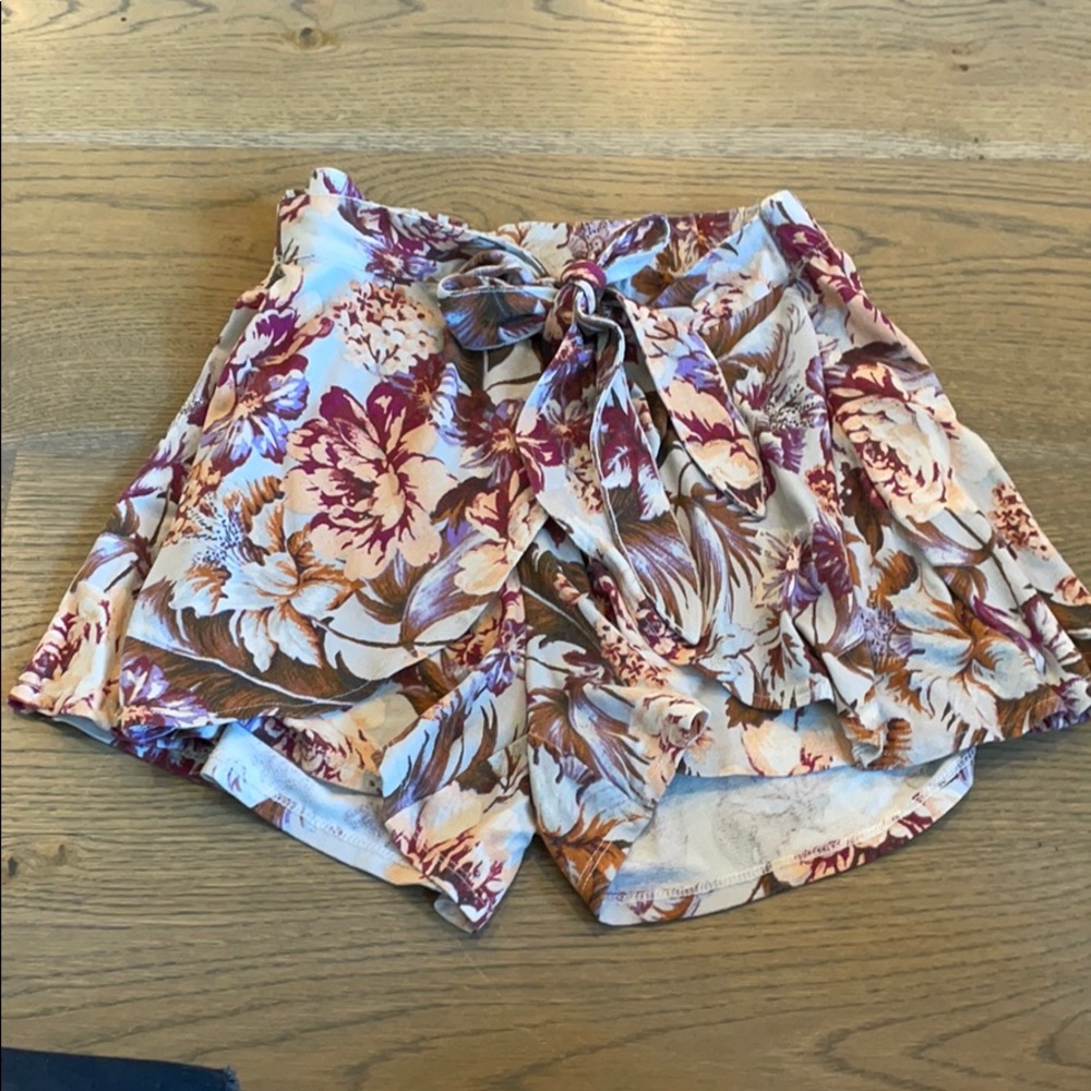 Knit shorts with wrap